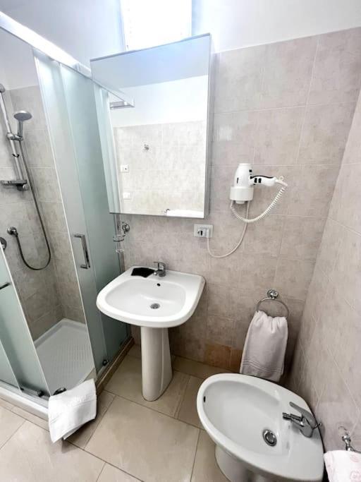 Hotel Virginia Apartaments - Stazione Termini Roma Eksteriør bilde